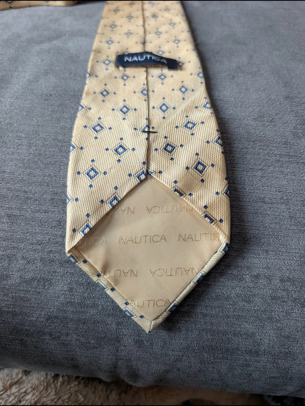 Nautica Men’s 100% Silk Tie Gold Navy Geometric Diamond Necktie